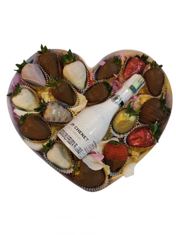 Corazon, vino espumoso  jp chenet x 200ml  y  fresas achocolatadas R54