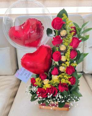 Arreglo de rosas, ferrero y globos R127